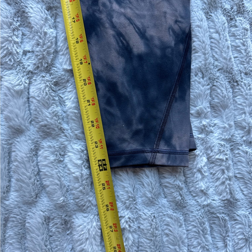 Lululemon Tie-Dye Leggings Size 10 - Picture 7 of 7